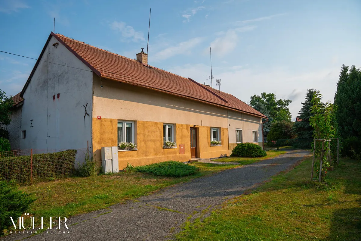 Prodej rodinného domu 228 m², pozemek 842 m²
